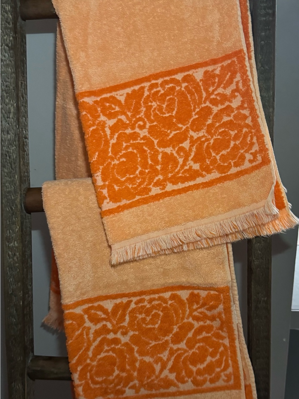 Set of 2 Vintage St. Mary’s Pink Orange Flower Fringe Bath Towels MCM